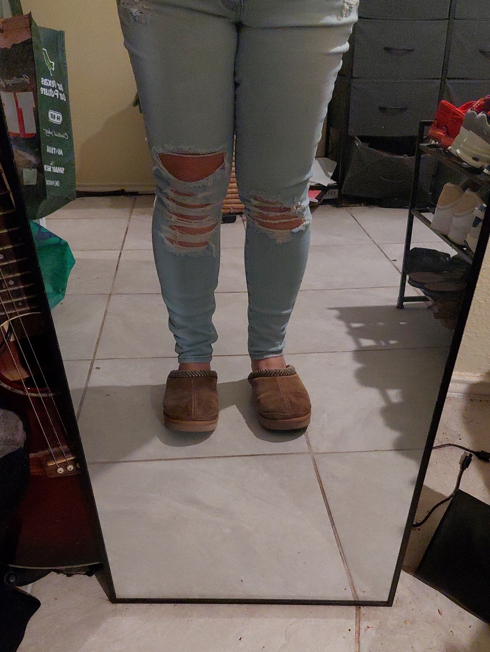 Size 8 Short American Eagle Outfitters Light Wash Ripped Skinny Jeans 8 Short